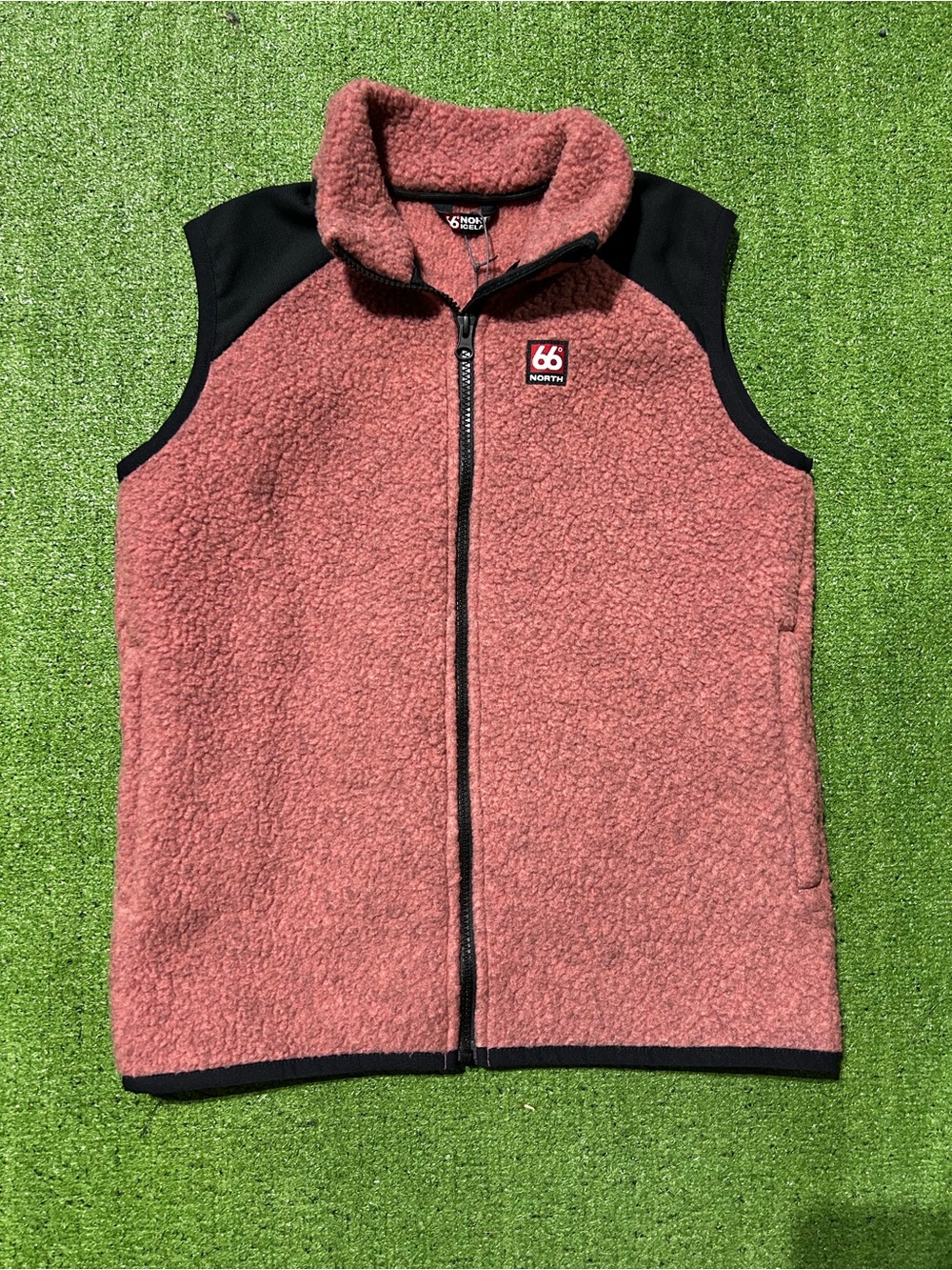 66 North Women’s Tyr Shearling Vest Coral Polartec Fleece NWT Iceland XS